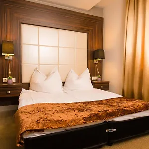 Duna Garden 4*, Будапешт Венгрия